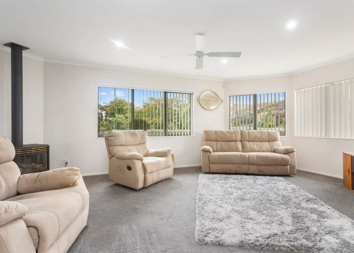  at 23 Highfields Terrace, Henderson, Auckland