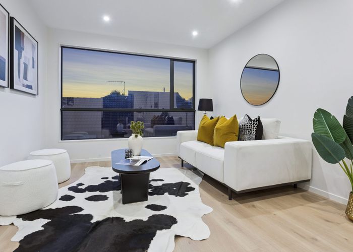  at 1-6  246 Wairau Road, Glenfield, North Shore City, Auckland