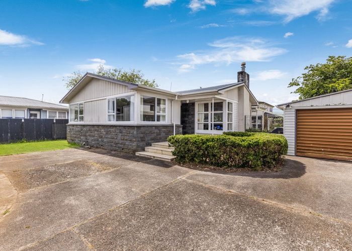  at 11 Clendon Place, Manurewa, Auckland