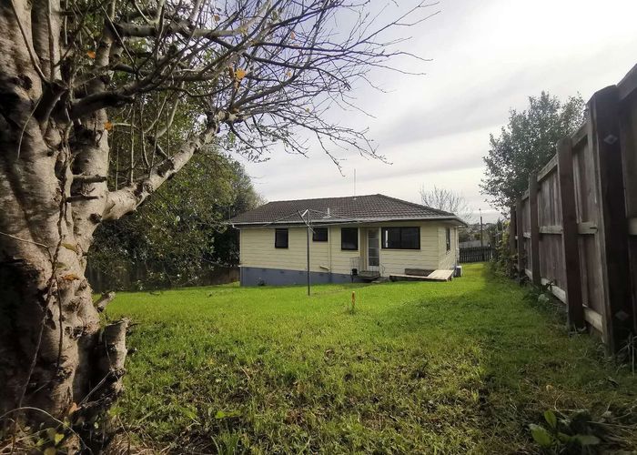  at 6 Holmes Drive South, Massey, Waitakere City, Auckland