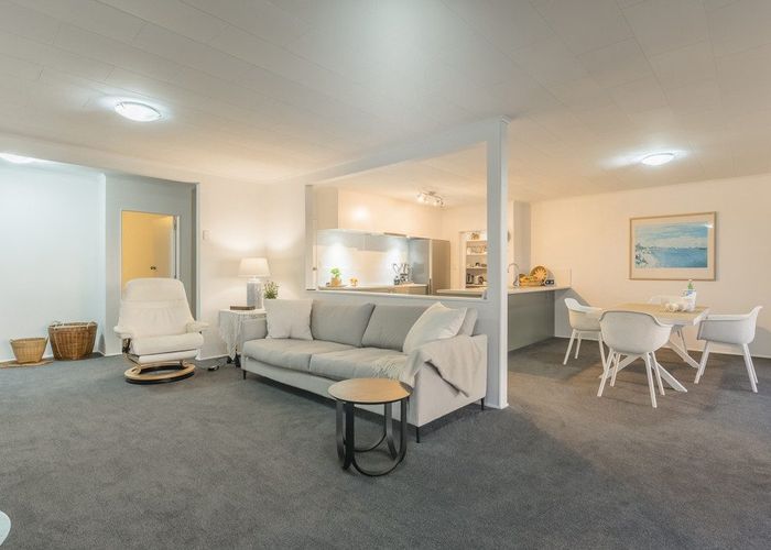  at 5 Raebern Lane, Raumati Beach, Paraparaumu