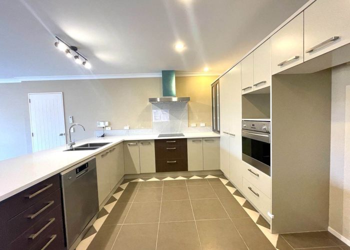  at 33 Janway Avenue, Flat Bush, Manukau City, Auckland