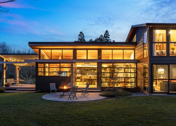 at 581 West Coast Road, Oratia, Waitakere City, Auckland