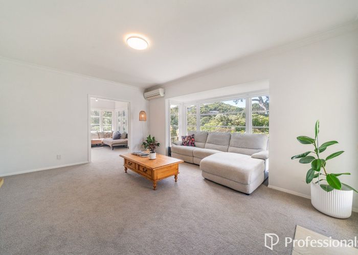  at 6 Te Whiti Grove, Korokoro, Lower Hutt, Wellington