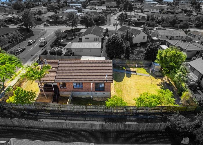  at 4 De Quincey Terrace, Highland Park, Auckland