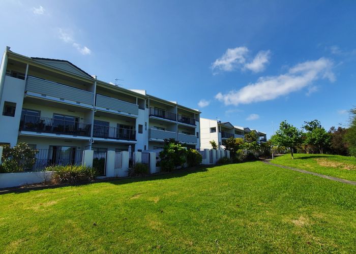  at 3D/60 Masons Road, Oteha, Auckland