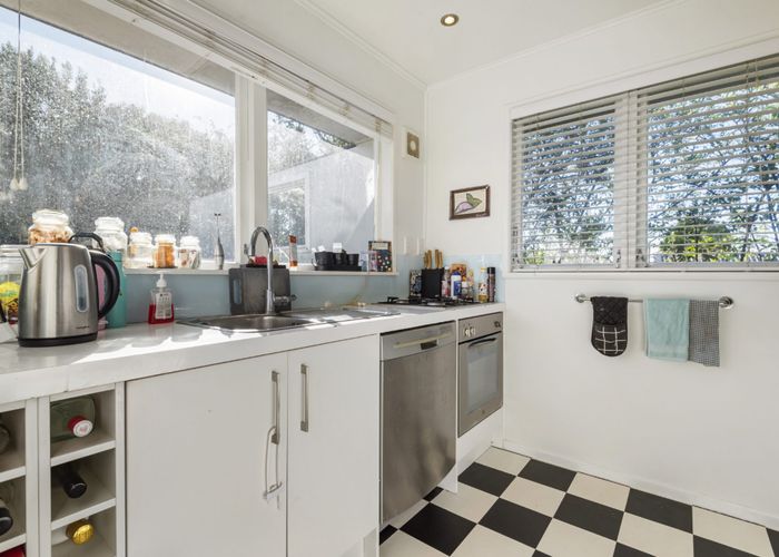  at 10 Aplin Place, Birkdale, North Shore City, Auckland