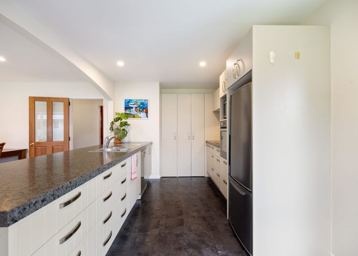  at 37 Woodbury Street, Avonhead, Christchurch City, Canterbury