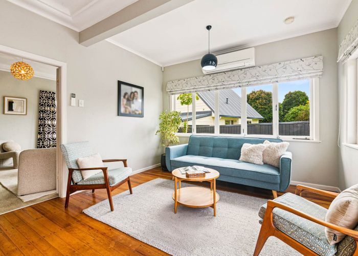  at 1 Onetaunga Road, Chatswood, North Shore City, Auckland