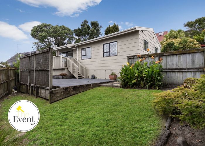  at 2/38A Nor'East Drive, Northcross, North Shore City, Auckland