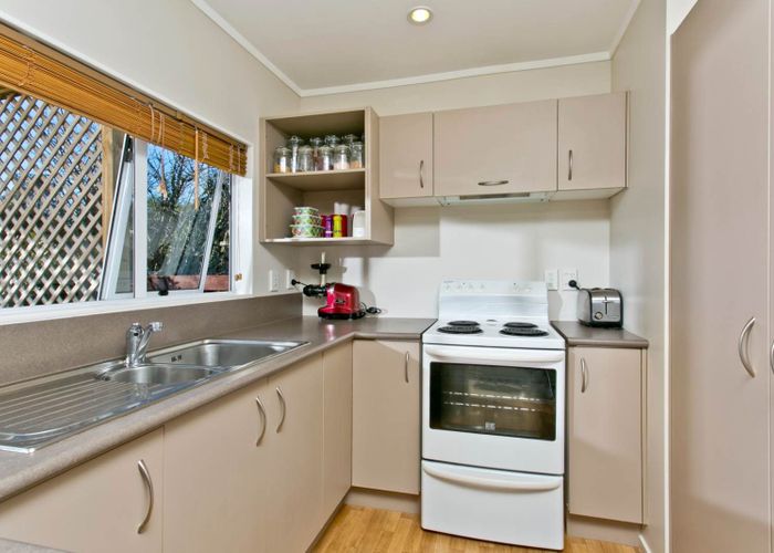  at 15a Camrose Place, Glenfield, North Shore City, Auckland