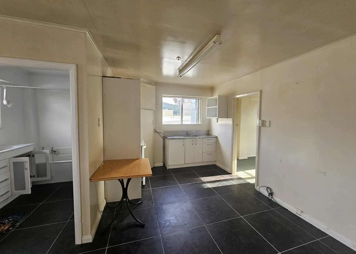  at 1/212 Fergusson Drive, Heretaunga, Upper Hutt, Wellington