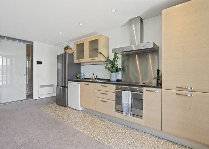 at 2/61 Maupuia Road, Maupuia, Wellington