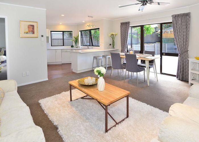  at 31 Ronald MacKen Place, Windsor Park, North Shore City, Auckland