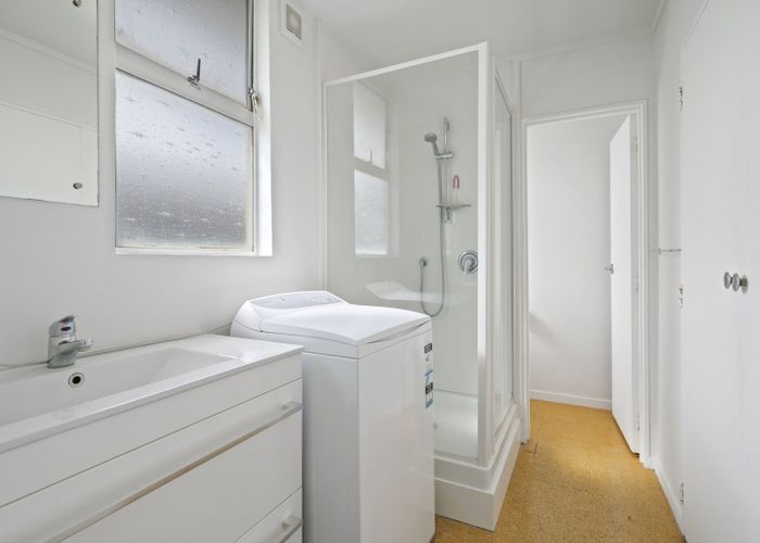  at 6/127 Queens Drive, Lyall Bay, Wellington