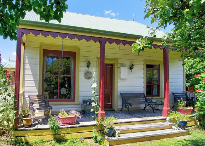  at 3228 State Highway 2, Clareville, Carterton