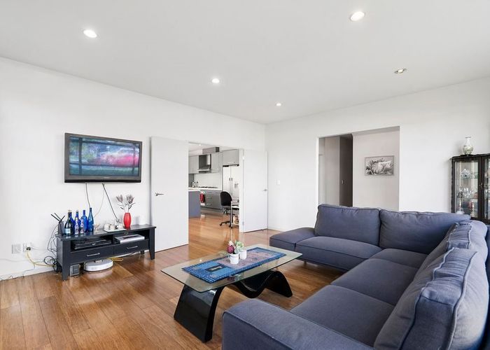  at 1 Melmore Pl, Pinehill, North Shore City, Auckland