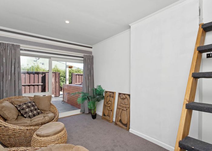  at 2/111 King Street, Sydenham, Christchurch