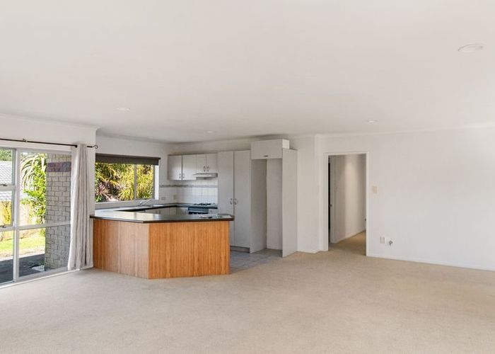  at 7 Rosebay Rise, Henderson, Waitakere City, Auckland