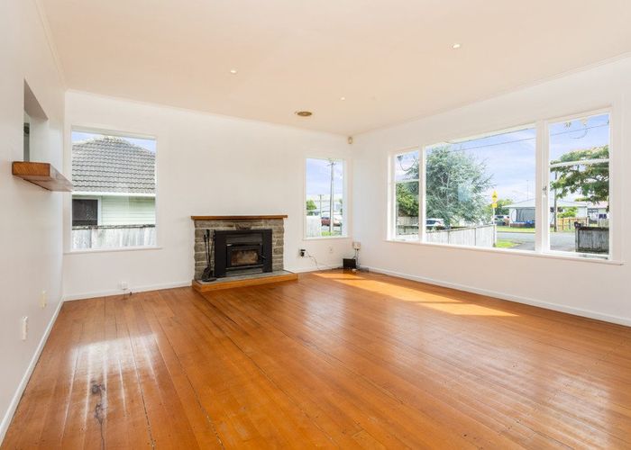  at 18 Garelja Road, Henderson, Waitakere City, Auckland