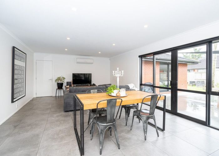  at 62 Cumberland Drive, Flagstaff, Hamilton