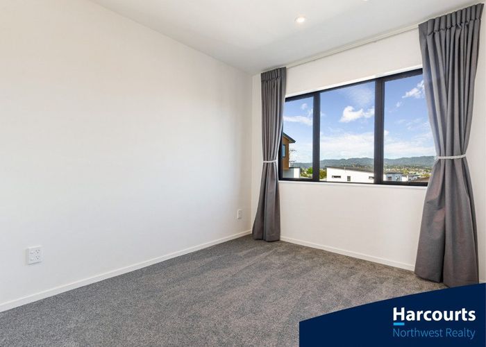  at 15/28 Lavelle Road, Henderson, Waitakere City, Auckland