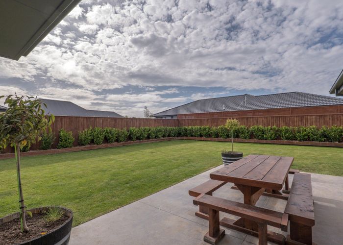  at 25 Newbrook Terrace, Darfield, Darfield