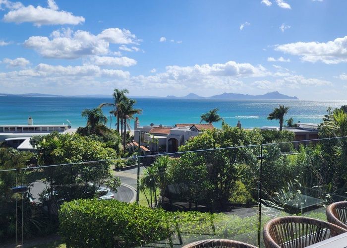  at 4 Breadalbane Place, Langs Beach, Waipu