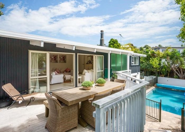  at 2 Manaia Place, Mairangi Bay, Auckland