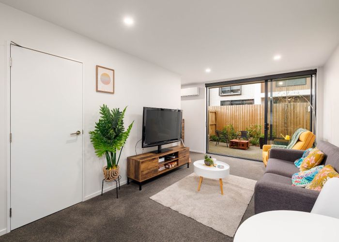  at 2/327 Lincoln Road, Addington, Christchurch