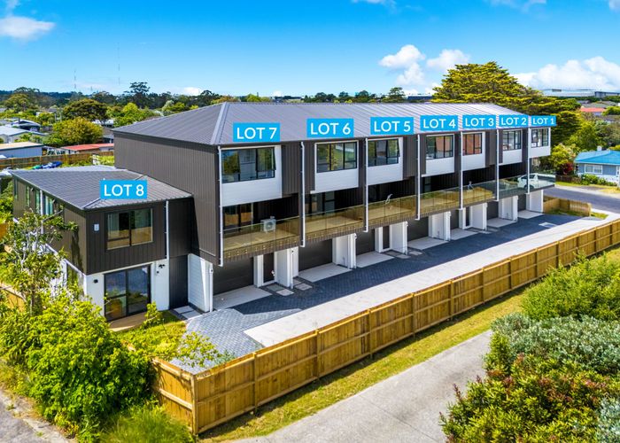  at 36 Longburn Road, Henderson, Waitakere City, Auckland