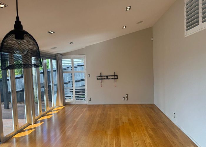  at 112 Kittiwake Drive, Schnapper Rock, North Shore City, Auckland