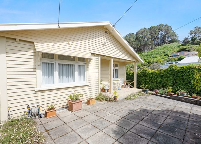  at 1/21 Sunshine Avenue, Karori, Wellington