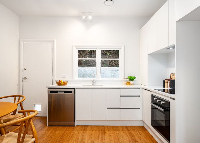  at 1/71 Garden Road, Northland, Wellington