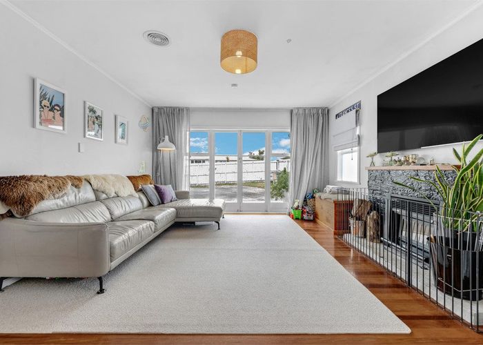  at 20 Sylvan Crescent, Te Atatu South, Waitakere City, Auckland