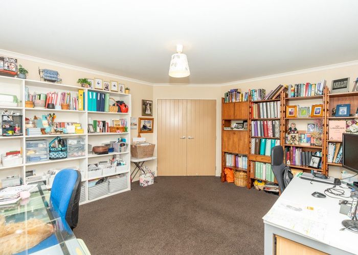  at 3 Nottingham Drive, Hamilton East, Hamilton