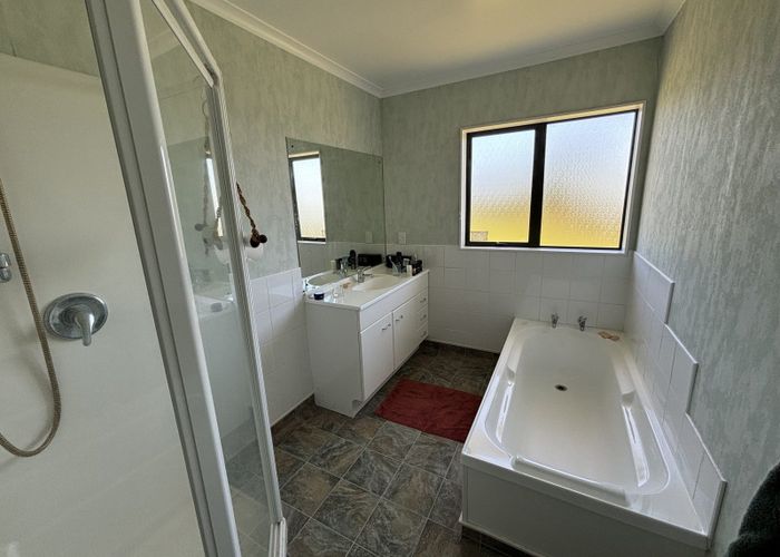  at 125 Ruapehu Drive, Fitzherbert, Palmerston North