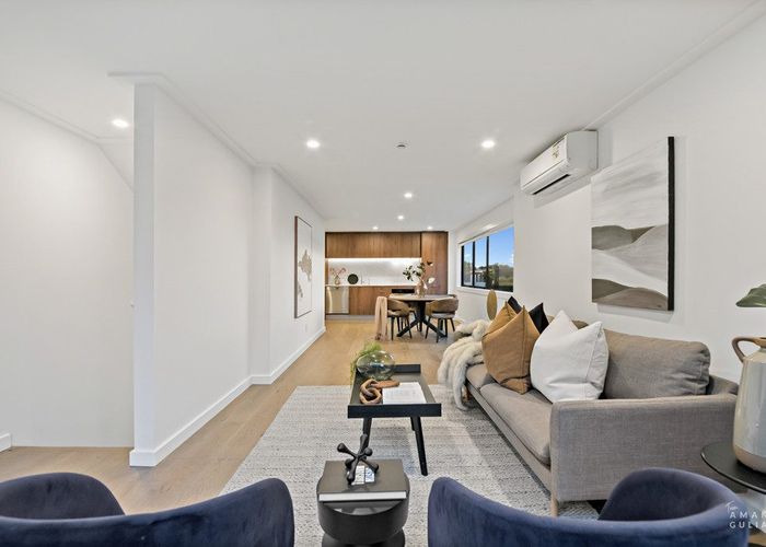  at 4/98 Walker Road, Point Chevalier, Auckland City, Auckland