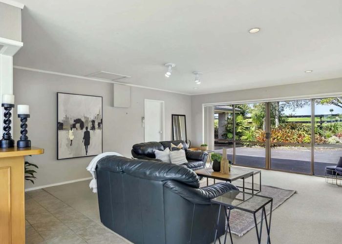  at 370 Point View Drive, Shamrock Park, Auckland