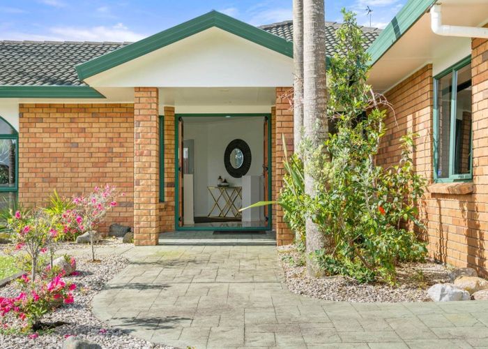  at 99 Moyrus Crescent, East Tamaki Heights, Auckland