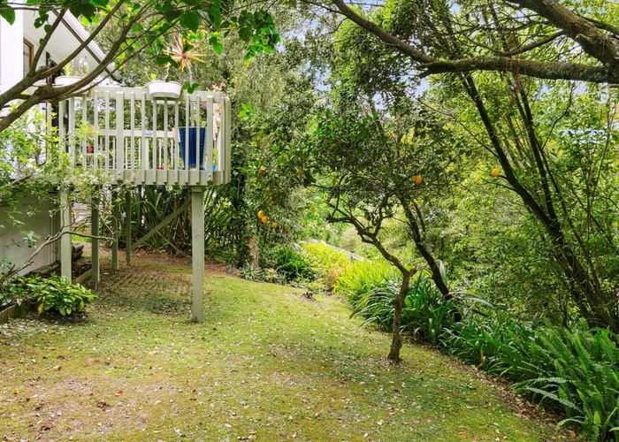  at 2/30 Scarlock Avenue, Browns Bay, Auckland