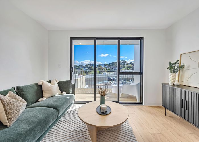  at 3 Bed/30 Kanapa Road, Northcross, North Shore City, Auckland
