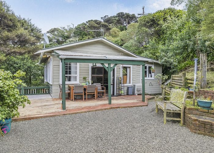  at 35-37 Airlie Road, Plimmerton, Porirua, Wellington