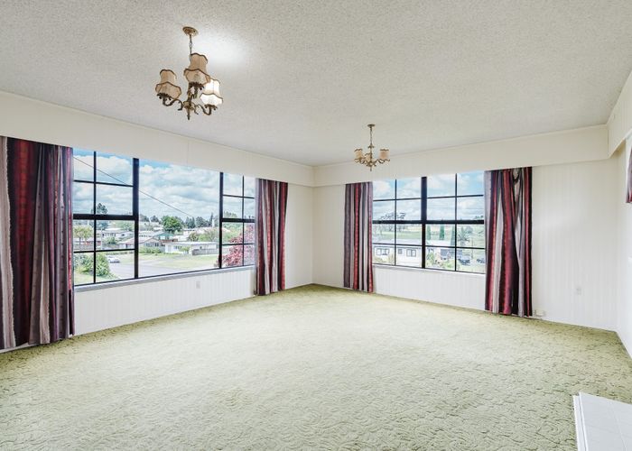  at 39 Cowley Drive, Temple View, Hamilton