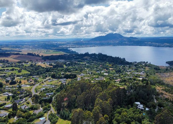  at 6 Grandview Lane, Acacia Bay, Taupo, Waikato