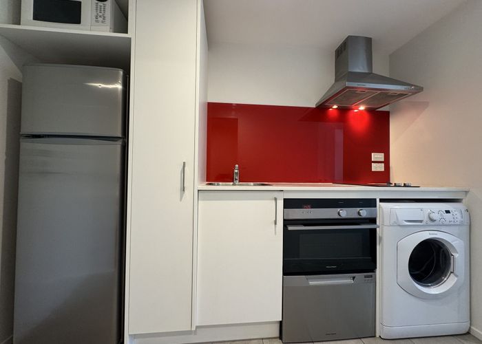  at 8b/17 Bunyan Street, Waltham, Christchurch City, Canterbury