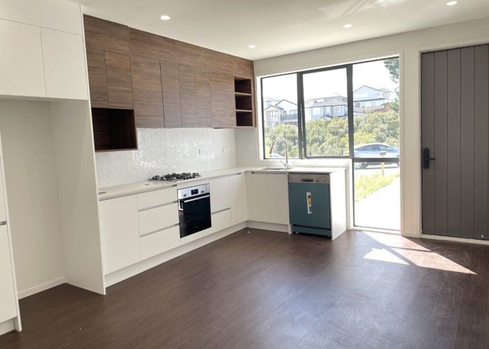  at 32 Karoro Road, Flat Bush, Manukau City, Auckland