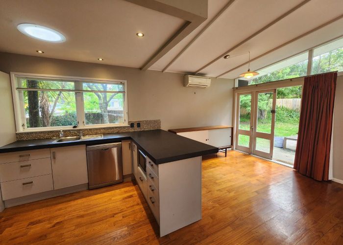  at 24 Pendlebury Street, Green Bay, Auckland