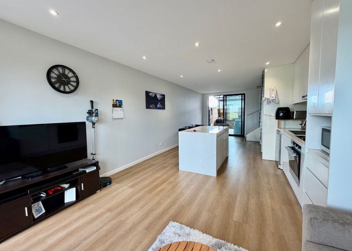  at 39 Otuwairoa Esplanade, Papakura, Papakura, Auckland