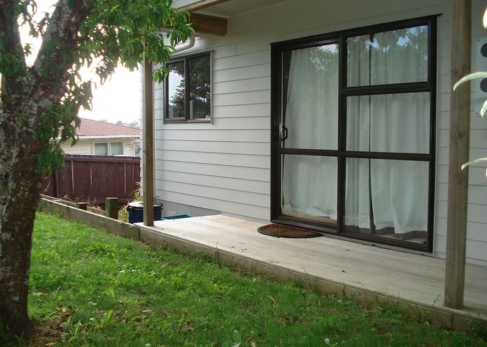  at 32 Sycamore Drive, Sunnynook, Auckland